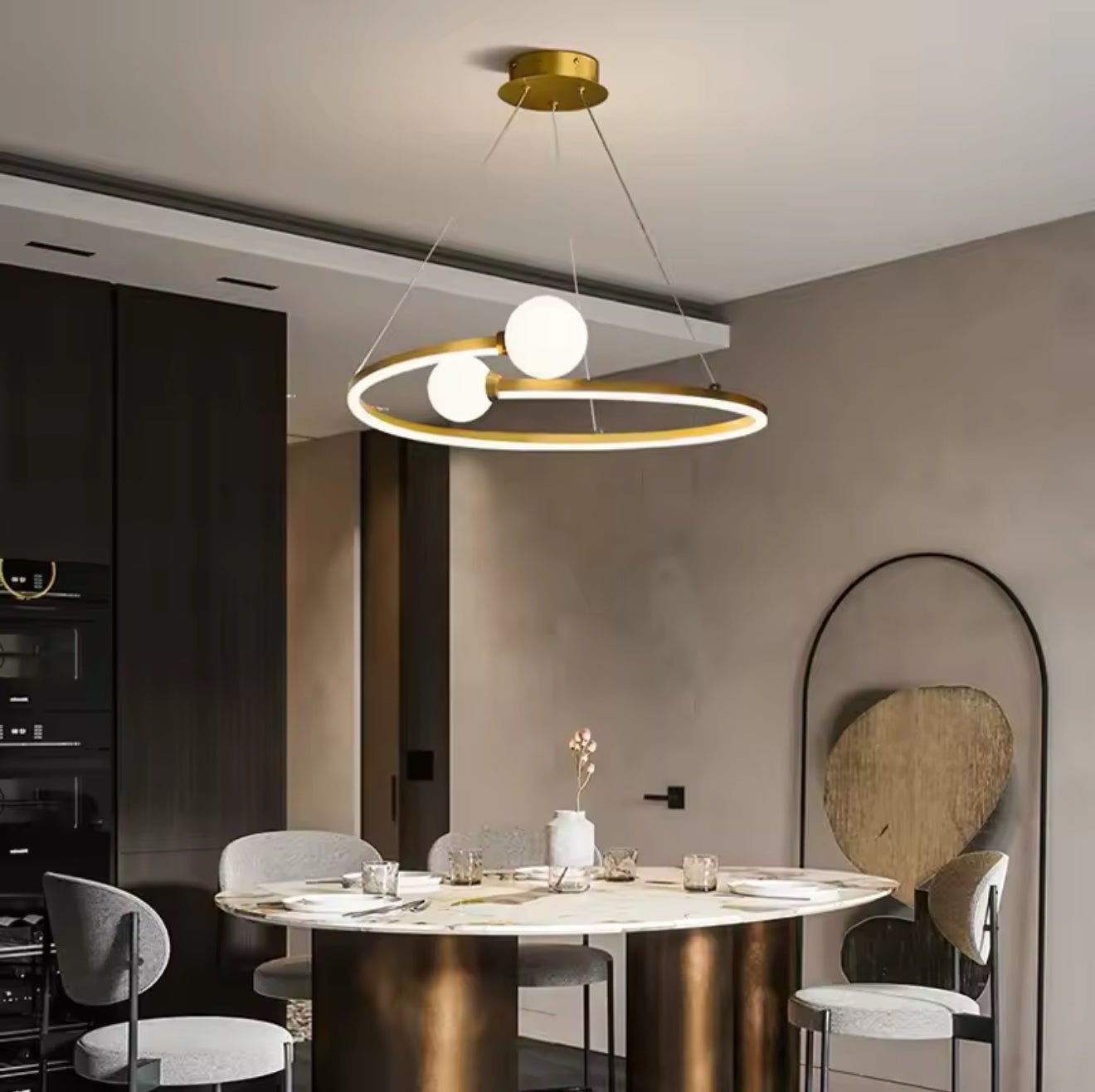 Orbital Modern Luxury LED Ceiling Light – Taklampa i Guld – Exklusiv belysning från Lumixy